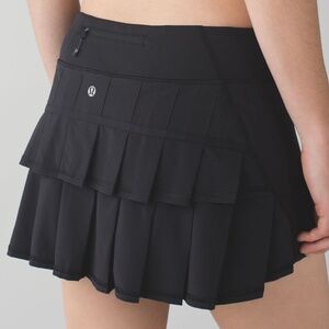 Lululemon Pace Setting Golf/Running/Tennis Skirt - Black - Size 8